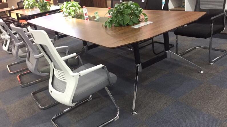 點(diǎn)擊查看商品:會(huì)議桌3